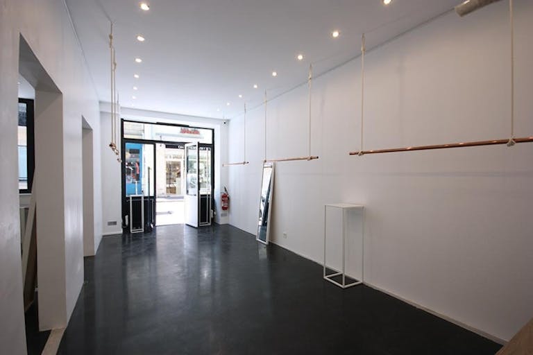 Debelleyme Boutique Ephémère with high exposure - Image 2