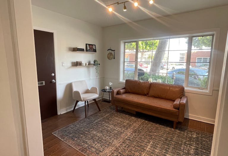 Treatment / Spa Room Available for Rent - Image 1