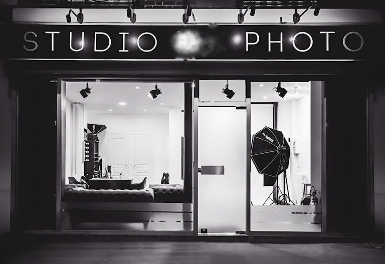 Studio Photo Boutique in Paris - Image 0