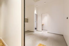 Beautiful pop up in the heart of the marché Saint Honoré - Image 6