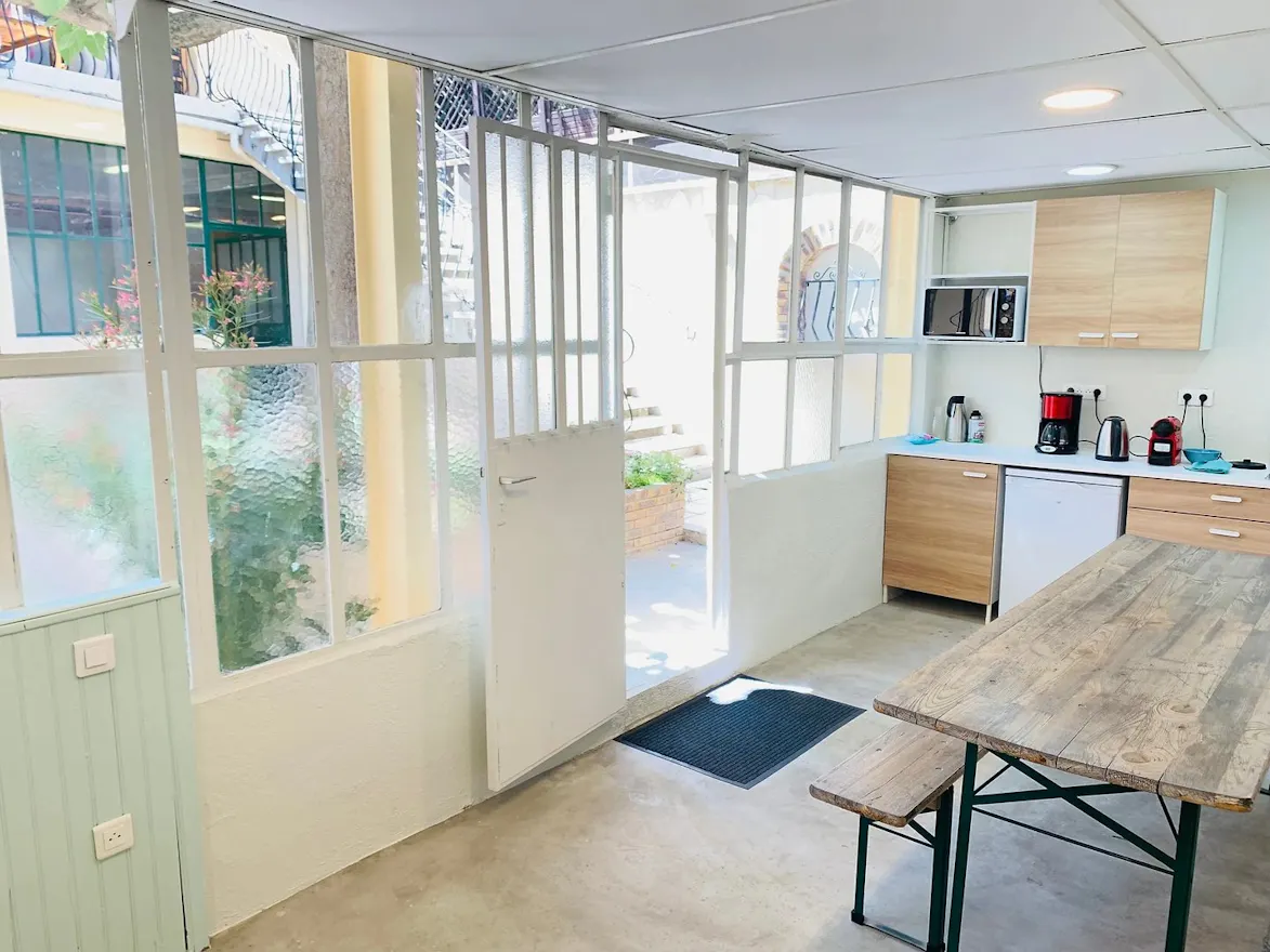 Salle Cour - 35m2 - Image 0