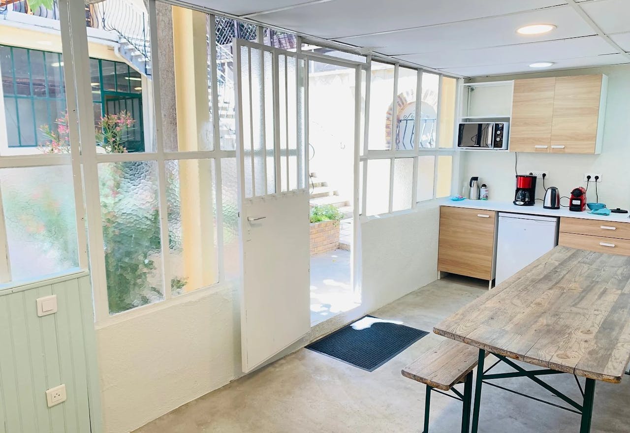 Salle Cour - 35m2 - Image 0