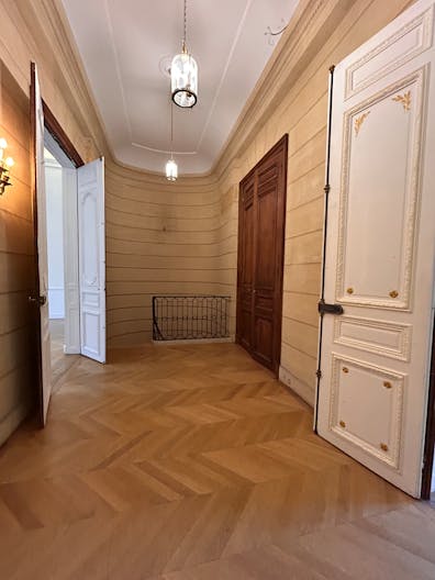 hotel particulier en plein coeur de Paris avec Jardin - Image 0