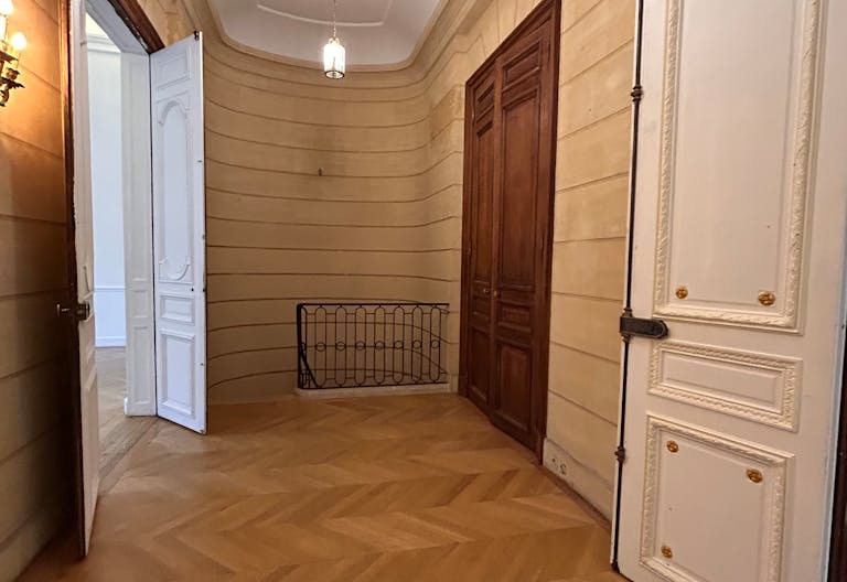 hotel particulier en plein coeur de Paris avec Jardin - Image 0