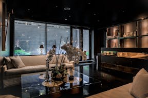 Classically Elegant Soho Duplex - Image 7