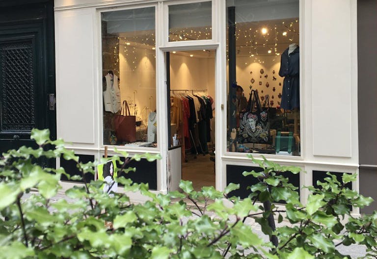 El�gant espace situ� au c?ur du 7�me arrondissement. - Image 1