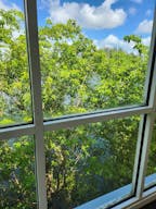 Doral unique office space with spectacular lake views - Image 10