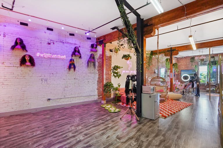 Cute n Unique Arts District Hair Salon / Booth Rental / Hairstylists, MUA, Lashes, Nail Techs - Image 3