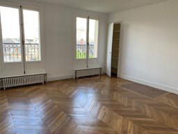 7th Arrondissement Showroom - Image 7