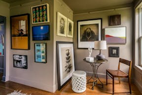 Charming Storefront - street level - Image 9