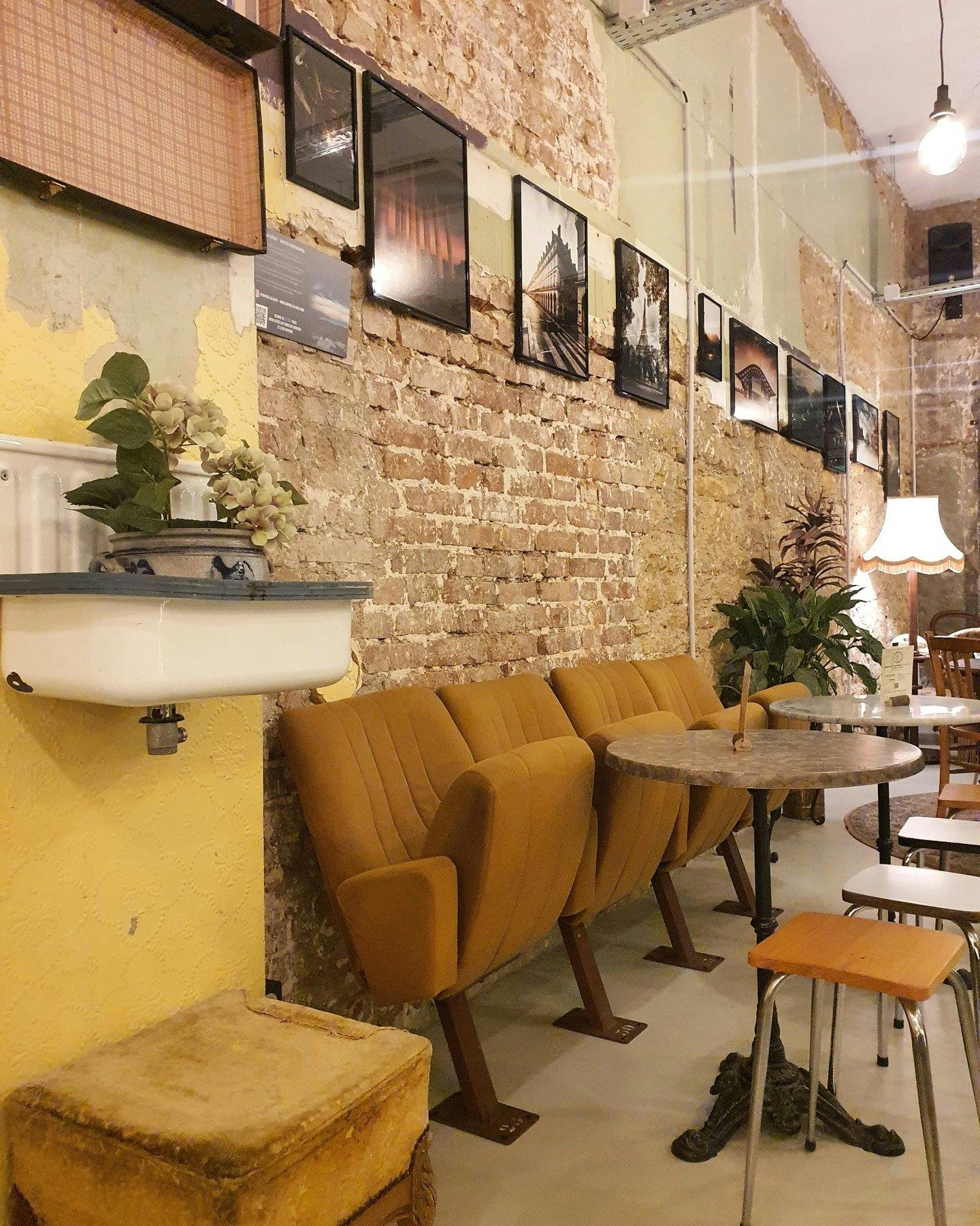 Spacious Atypical Cafe and Event Space in Metz