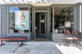 Charming Storefront - street level - Image 0