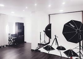 Studio Photo Boutique in Paris - Image 1