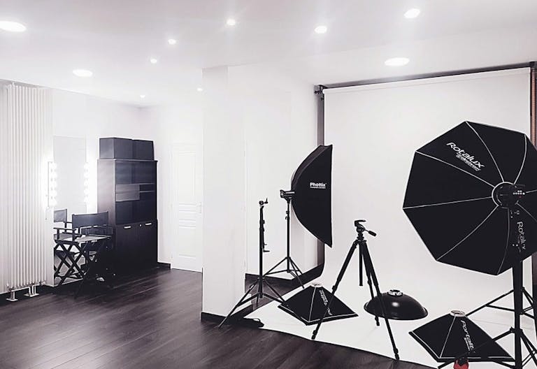 Studio Photo Boutique in Paris - Image 1