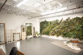 DTLA - Ivy Wall Studio with Mirrors - Image 3