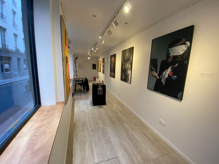 Galerie d'art dans avec grande salle dans Le Marais - Image 2