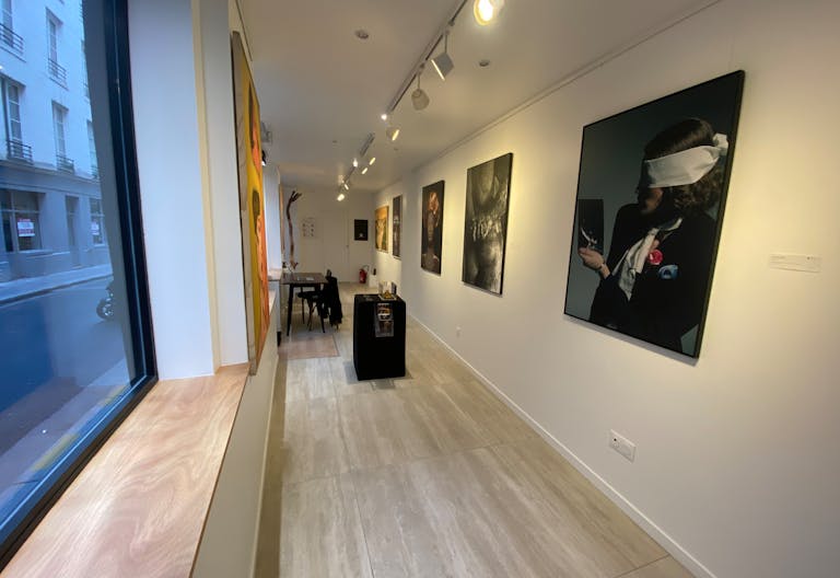 Galerie d'art dans avec grande salle dans Le Marais - Image 2