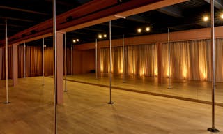 White Box in a vibrant artistic hub - Image 2