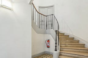 Espace showroom / �v�nement : verri�re, volume et design �pur� - Image 16