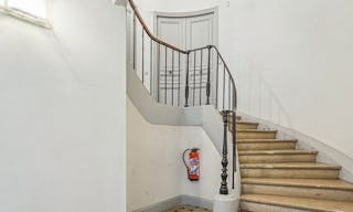 Espace showroom / �v�nement : verri�re, volume et design �pur� - Image 16