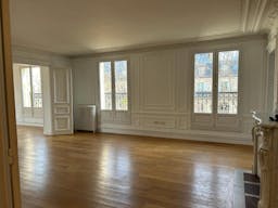 Beautiful Apartment Showroom in the 7th Arr. - Image 1