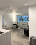 Espace modulable tout blanc — shooting, ateliers, événements privés - Image 0