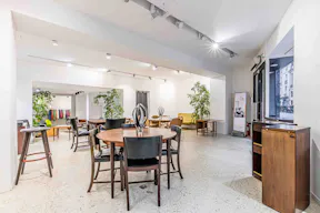 Rue de Turenne Corner Pop Up Boutique - Image 16