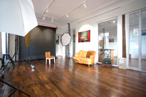 Boutique Éphémère sur l'Île Saint Louis à Paris - Image 0
