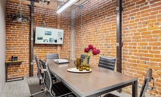 Light-filled Industrial Chic Warehouse in Temescal, neighborhood of Oakland, California - Image 26