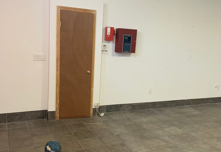 Store front for rent - Image 4