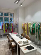  Stilvoller Showroom für Fashion & Accessoires zur temporären Vermietung Berlin Wedding – 130 m² – Erdgeschoss – barrierefrei erreichbar - Image 17