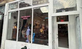 Pop-Up Paradise on Bowery: Prime SoLo Gallery Space for Your Next Big Event! - Image 1