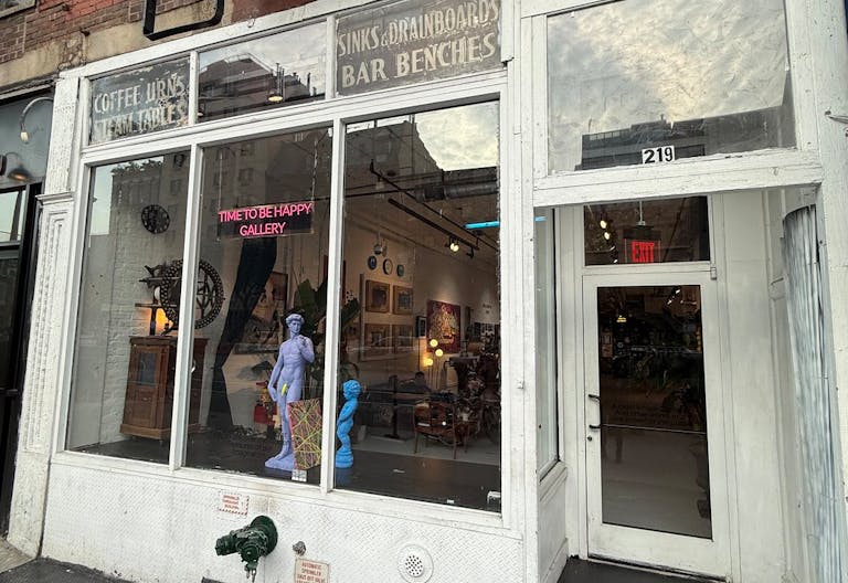 Pop-Up Paradise on Bowery: Prime SoLo Gallery Space for Your Next Big Event! - Image 1