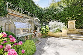 Un hôtel particulier à Saint-Germain des Près - Image 7