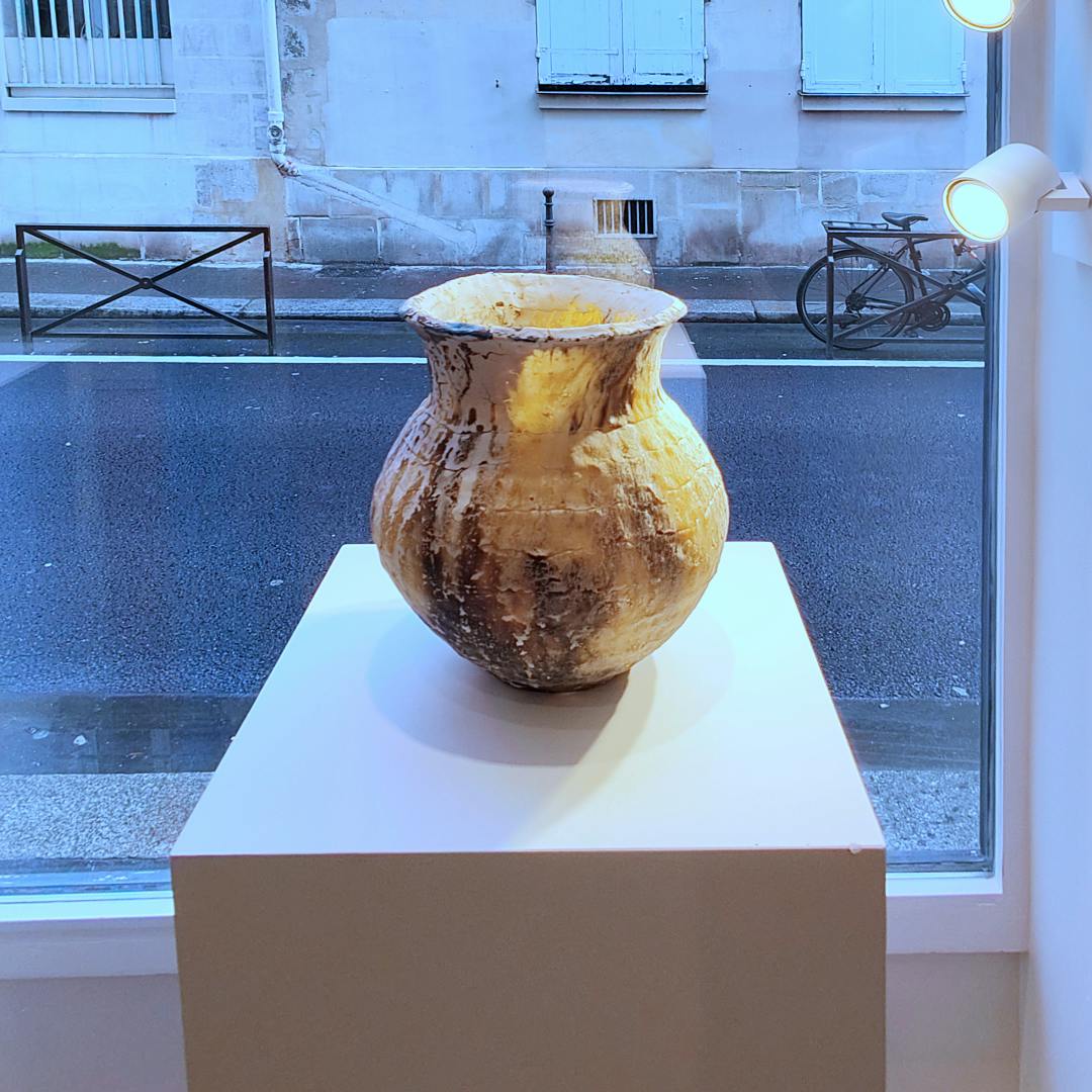 Modern 37 sqm Gallery and Showroom in Le Marais
