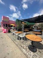 Prime corner space on Melrose - best pop up space in LA. - Image 2