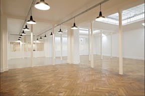 Premium Space In R�publique - Image 7