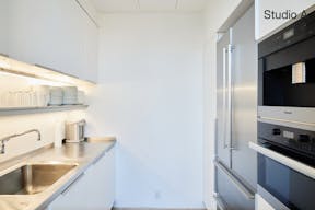 7500 sqft Bright West Soho Studios - Image 26