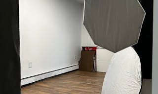 Modern Art Gallery/event space in E. Williamsburg - Image 5