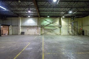 Spacious Warehouse in Brooklyn - Image 8