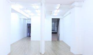 Galerie d'art lumineuse située en bordure du Marais face à Merci - Image 12