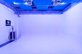 MODERN PHOTO/VIDEO STUDIO | CYCLORAMA, GREEN SCREEN and SEAMLESS BACKDROP | AC, WIFI and SONOS | ALSO PERFECT FOR GALLERY SHOWS AND POP-UPS - Image 5