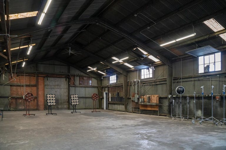 Metal Hanger and Boxing Ring - Image 1