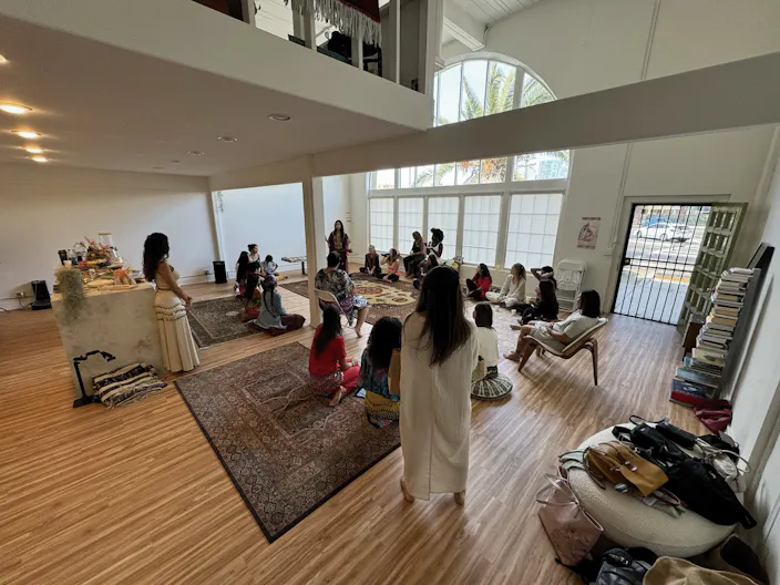 Creative Oasis w/ Loft, Arch Window & Golden Light - Image 0