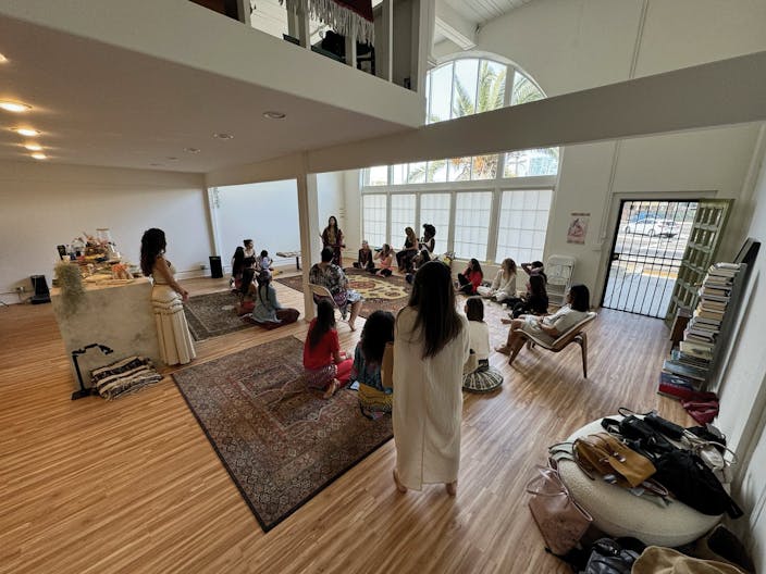 Creative Oasis w/ Loft, Arch Window & Golden Light - Image 0