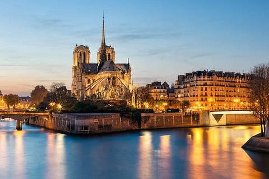 74 sqm Multipurpose Office Apartment at 4 Place Saint-Michel