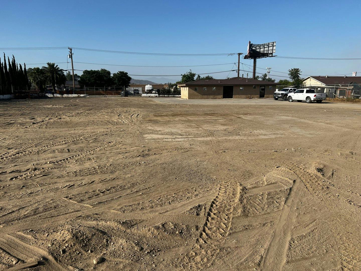 1,800 sq ft Industrial Office Space on Commercial Lot