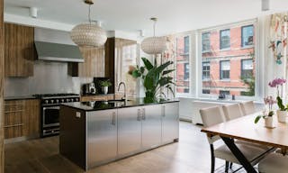 Sun-Drenched Soho Penthouse with Two Terraces - Image 5