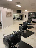 Vibrant Salon Space in Kiln Creek - Image 2
