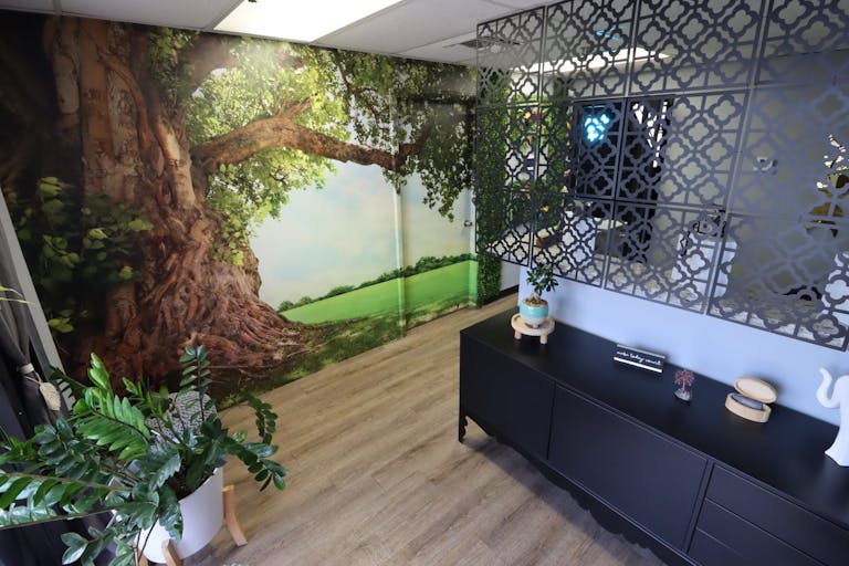 Miami Photo/Video Studio with Cyc Wall and Kitchen - Image 3